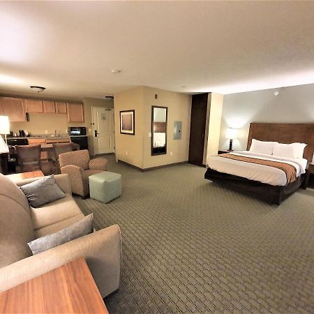Amerivu Inn And Suites - Chisago City ภายนอก รูปภาพ