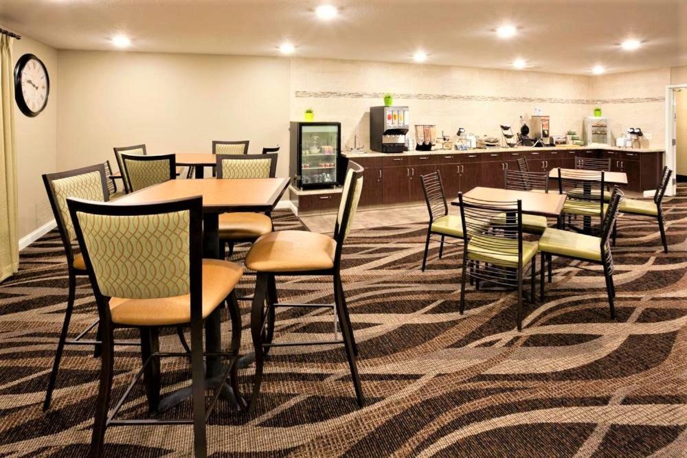 Amerivu Inn And Suites - Chisago City ภายนอก รูปภาพ