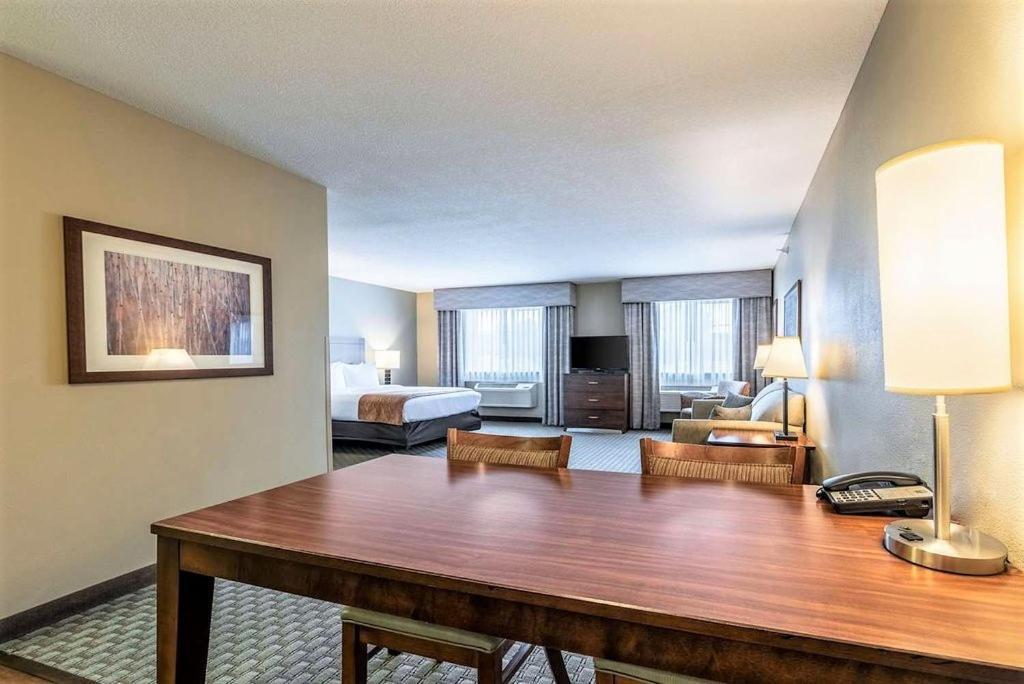 Amerivu Inn And Suites - Chisago City ภายนอก รูปภาพ