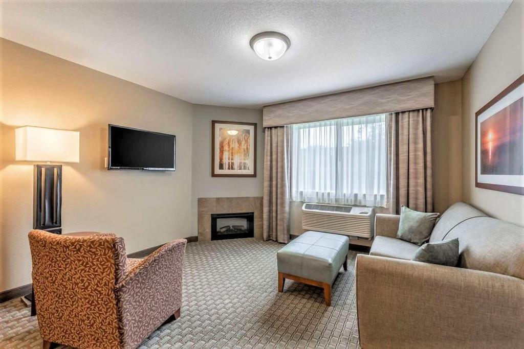 Amerivu Inn And Suites - Chisago City ภายนอก รูปภาพ