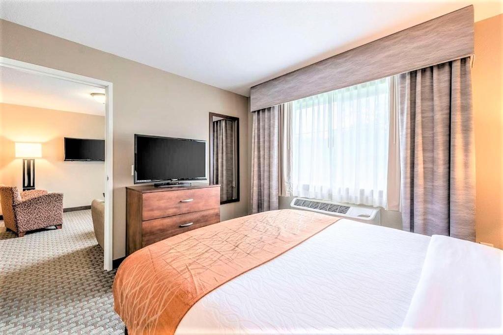 Amerivu Inn And Suites - Chisago City ภายนอก รูปภาพ