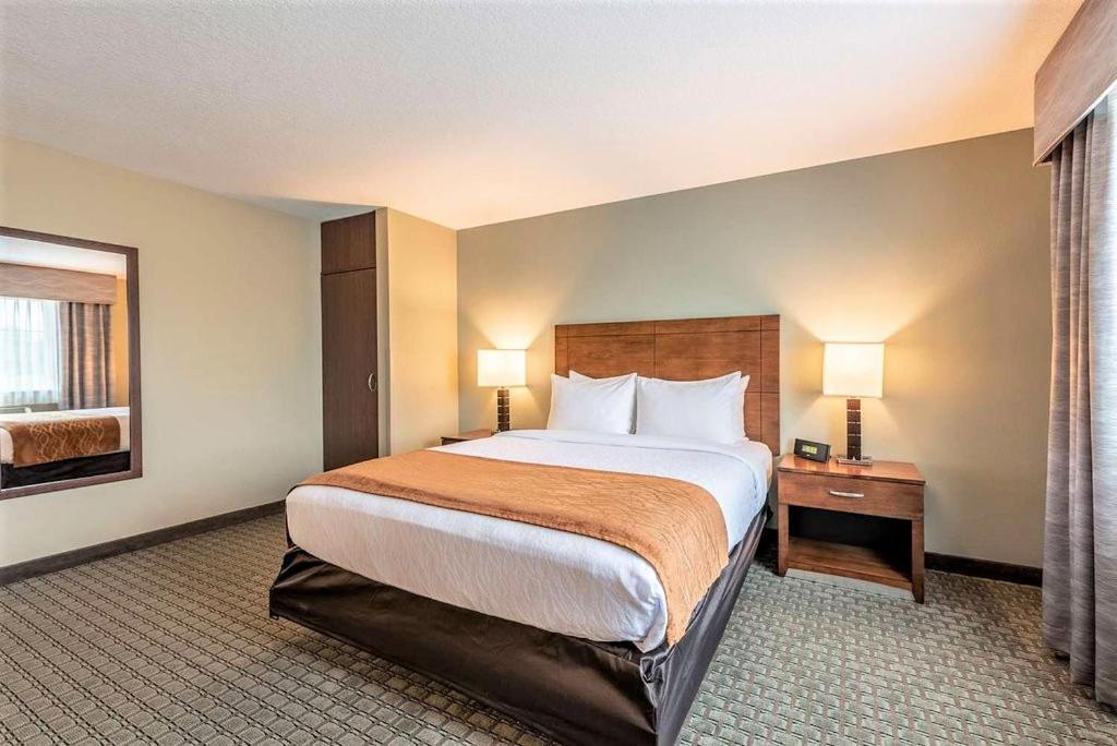 Amerivu Inn And Suites - Chisago City ภายนอก รูปภาพ