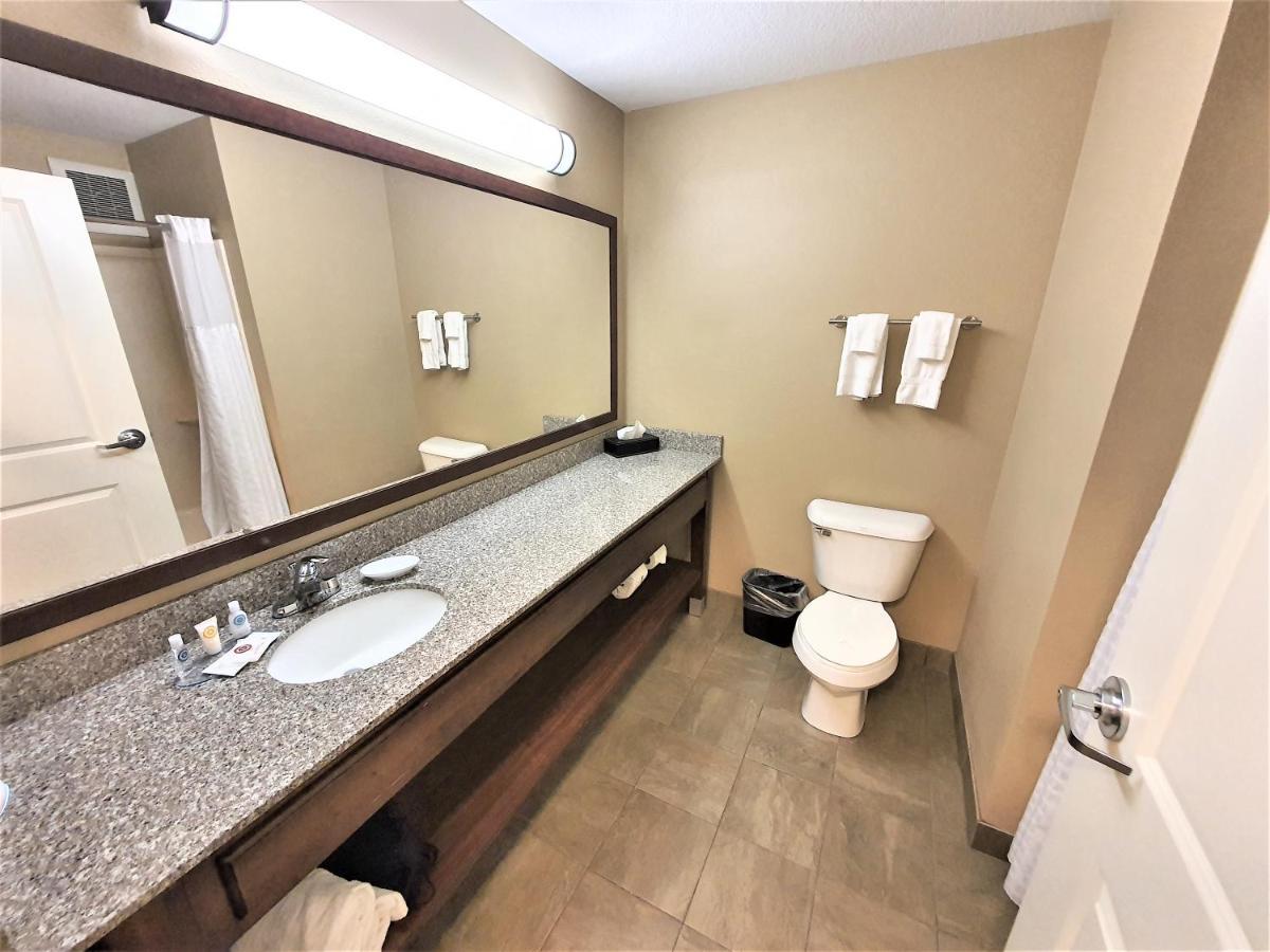 Amerivu Inn And Suites - Chisago City ภายนอก รูปภาพ
