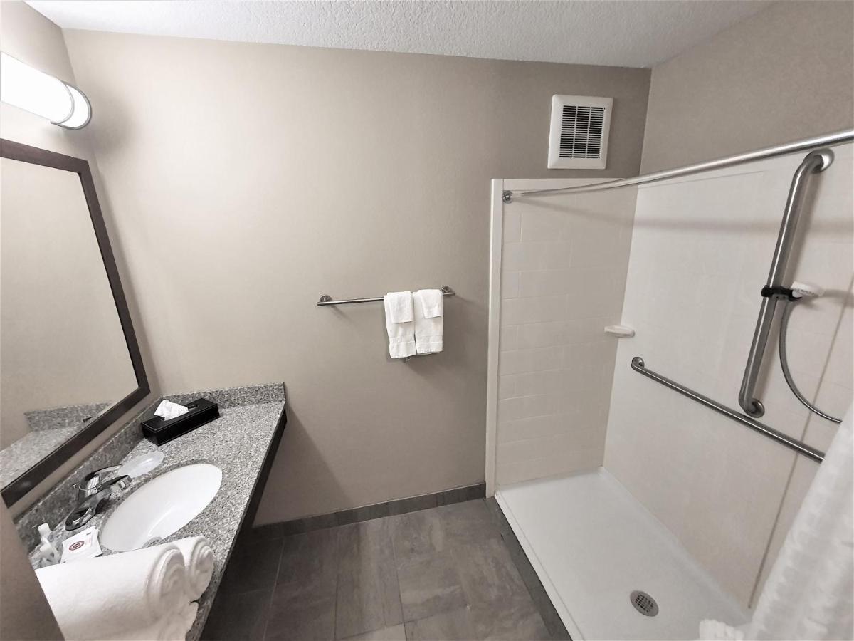 Amerivu Inn And Suites - Chisago City ภายนอก รูปภาพ