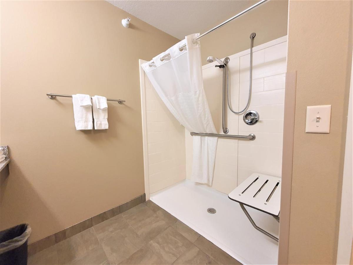 Amerivu Inn And Suites - Chisago City ภายนอก รูปภาพ