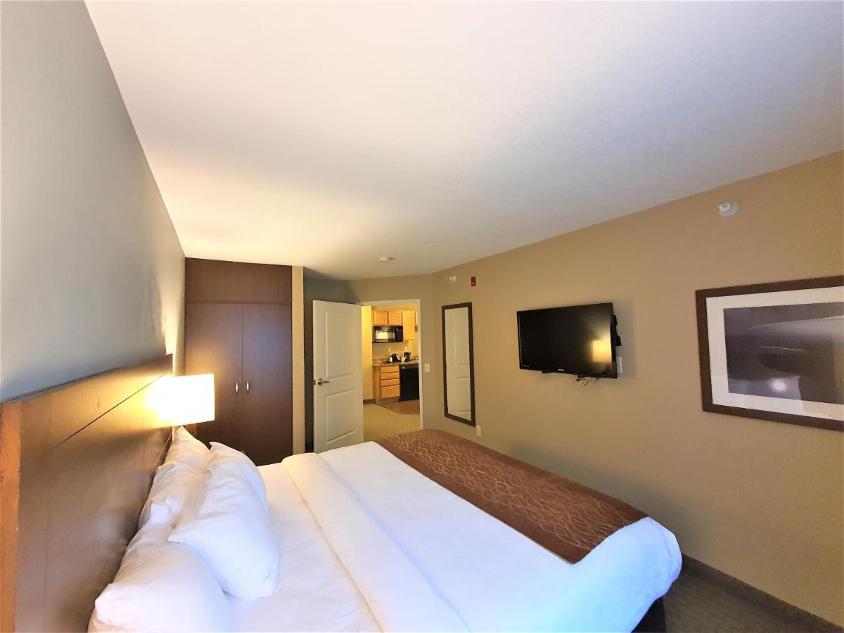 Amerivu Inn And Suites - Chisago City ภายนอก รูปภาพ